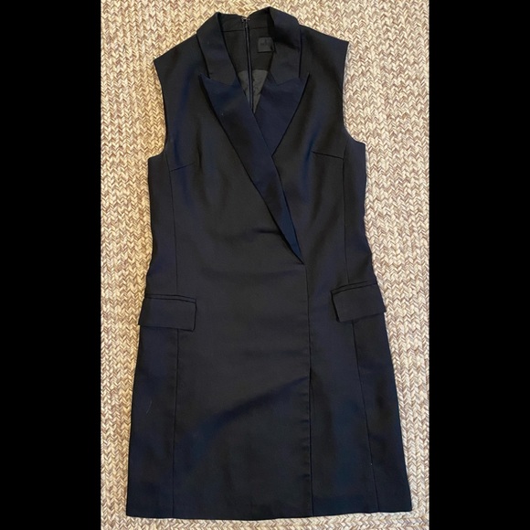Blaque Label Dresses & Skirts - Black sleeveless tuxedo dress, size M